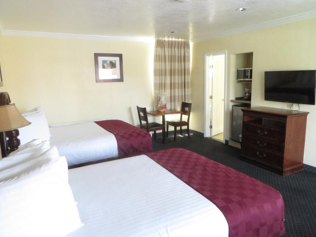 Best Inn & Suites Buena Park Buitenkant foto