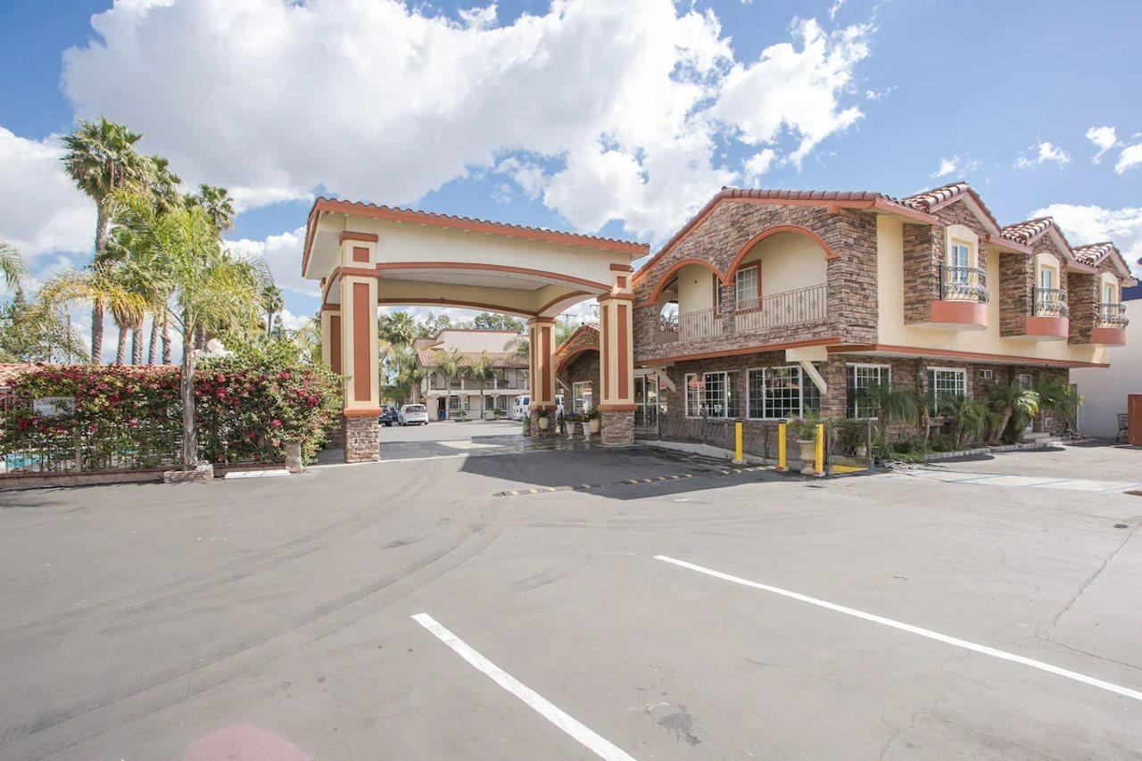 Best Inn & Suites Buena Park Buitenkant foto