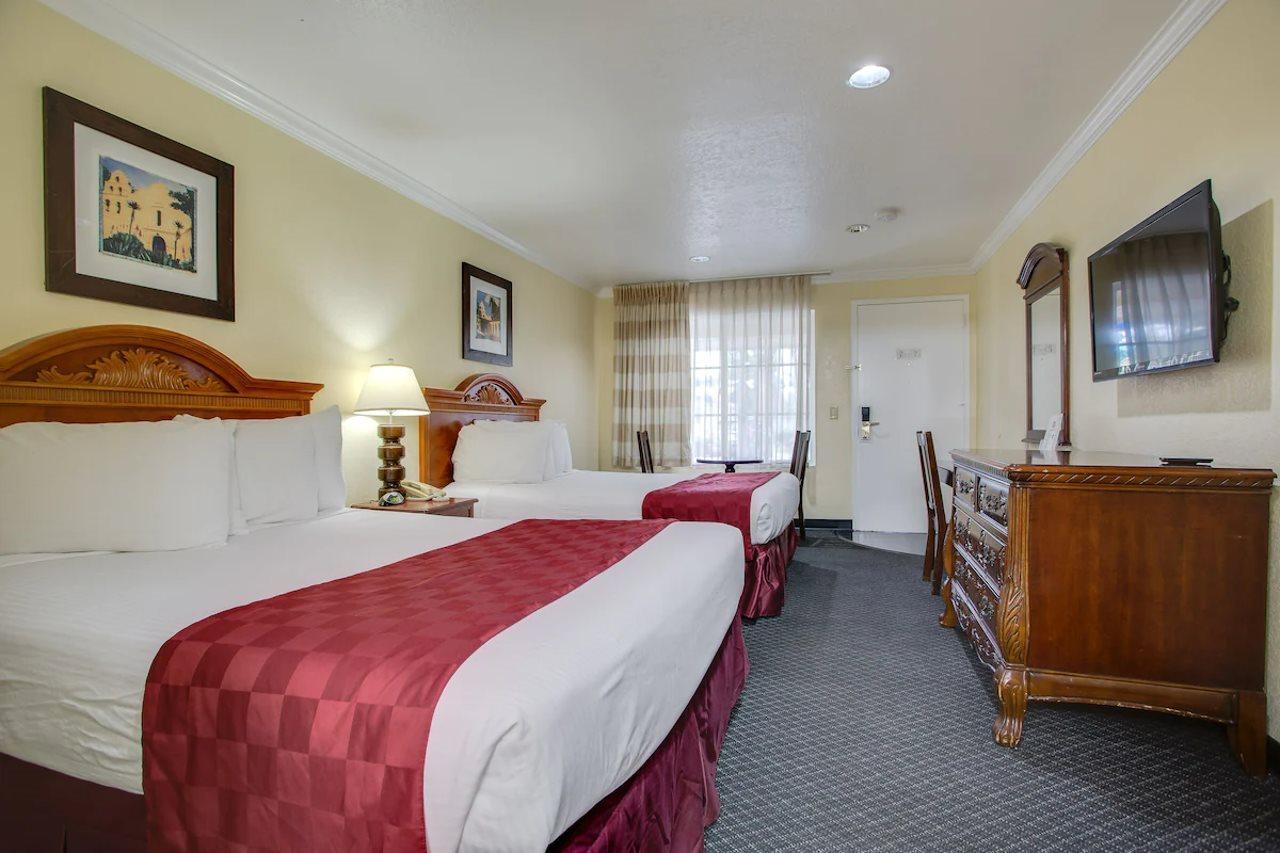 Best Inn & Suites Buena Park Buitenkant foto